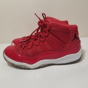 Nike Air Jordan 11 Retro Red Boys Size 3Y